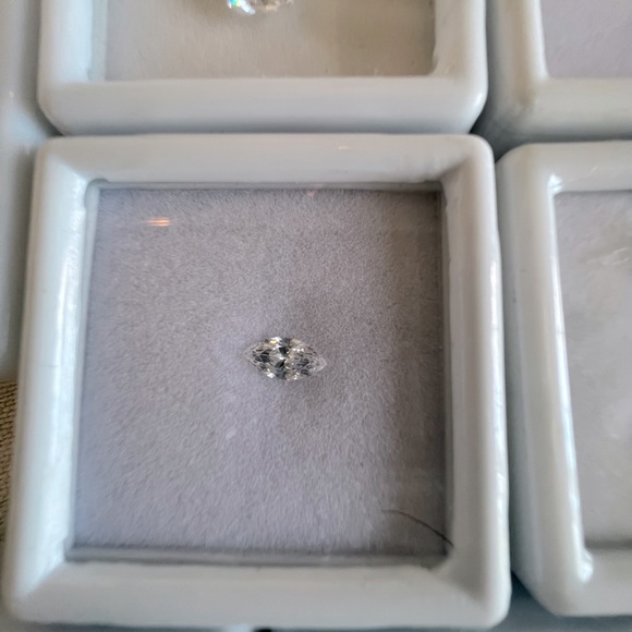Swarovski ZIRCONIA clear stones multi-sizes,9 pcs - Picture 9 of 11